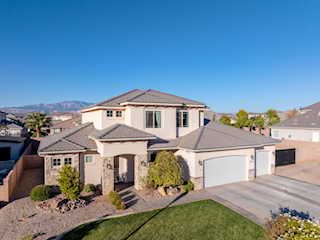 2839 E Horseman Park DR St George, UT 84790 home for sale, MLS#25-266686 - Erika Rogers Photo 3