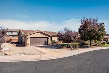 1086 N Ocotillo DR Washington, UT 84780 home for sale, MLS#25-266710 - Erika Rogers Photo 2