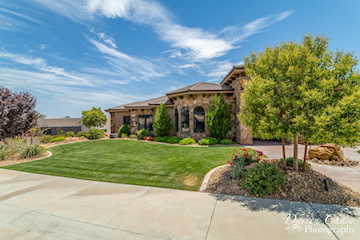 328 N Westgate Hills DR Washington, UT 84780 home for sale, MLS#25-266741 - Erika Rogers Photo 4