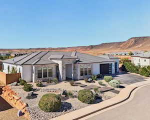 2013 N Somerset CIR Washington, UT 84780 home for sale, MLS#25-266668 - Erika Rogers Photo 4