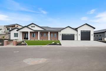 991 N Red Rock RD St George, UT 84770 home for sale, MLS#25-265771 - Erika Rogers Photo 5