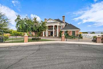 3763 Carribbean CIR St George, UT 84790 home for sale, MLS#25-266820 - Erika Rogers Photo 3