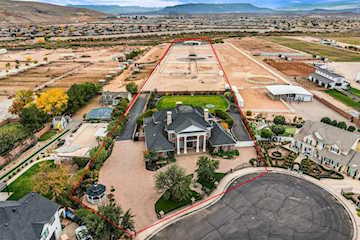 3763 Carribbean CIR St George, UT 84790 home for sale, MLS#25-266820 - Erika Rogers Photo 2