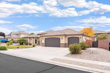 2866 E Carmine DR St George, UT 84790 home for sale, MLS#25-266829 - Erika Rogers Photo 3