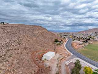555 E Nichols Peak RD Washington, UT 84780 home for sale, MLS#25-266902 - Erika Rogers Photo 4
