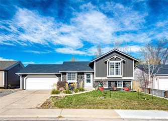 5523 S Malta St Parkborough Welcome to this beautifully maintained tri level home in the desirable Parkborough subdivision... Centennial Arapahoe CO 80015 6000070 home for sale $499,900 6000070 Photo 3