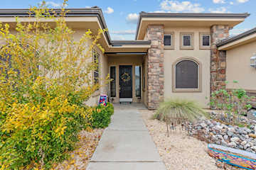 204 N 1280 ST W St George, UT 84770 home for sale, MLS#25-266901 - Erika Rogers Photo 3