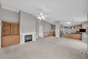 639 W Uxbridge CIR St George, UT 84770 home for sale, MLS#25-265999 - Erika Rogers Photo 2