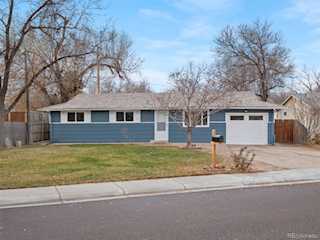1035 6th St Berthoud Welcome to 1035 6th Street, a fully renovated 3-bed, 1.5-bath home located just a short walk from... Berthoud Larimer CO 80513 3856588 home for sale $534,999 3856588 Photo 2