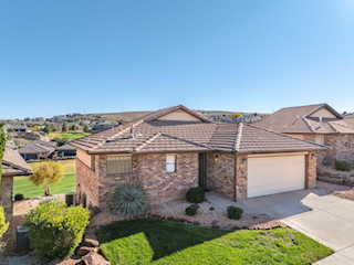 2145 S Legacy DR St George, UT 84770 home for sale, MLS#25-267045 - Erika Rogers Photo 3
