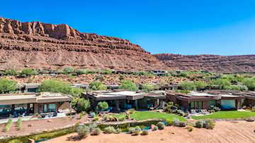 2331 W Entrada Trl #59 St George, UT 84770 home for sale, MLS#25-265883 - Erika Rogers Photo 3