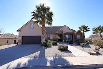 1684 E 290  S St George, UT 84790 home for sale, MLS#25-258286 - Erika Rogers Photo 3