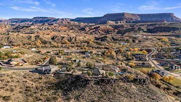 205 W Terrace CIR Toquerville, UT 84774 home for sale, MLS#25-267065 - Erika Rogers Photo 5