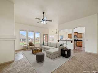 922 E Silver Shadows DR Washington, UT 84780 home for sale, MLS#25-267115 - Erika Rogers Photo 5