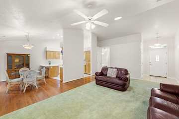 145 N Mall #35 St George, UT 84790 home for sale, MLS#25-267221 - Erika Rogers Photo 5