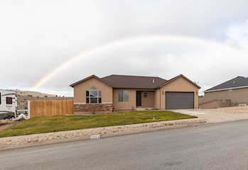 2101 E Ravine Rd RD Enoch, UT 84721 home for sale, MLS#25-267223 - Erika Rogers Photo 2
