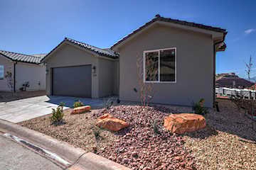 840 N Twin Lakes #424 St George, UT 84770 home for sale, MLS#25-267239 - Erika Rogers Photo 3