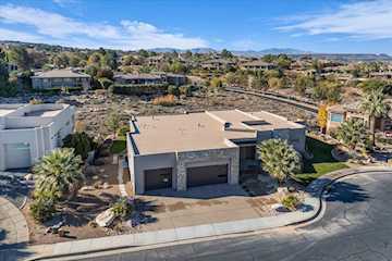 1622 S Agate CIR St George, UT 84790 home for sale, MLS#25-267292 - Erika Rogers Photo 3