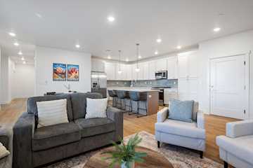 757 W Periwinkle LN #210 St George, UT 84790 condo for sale, MLS#25-267305 - Erika Rogers Photo 5