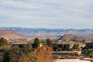 2054 E Topaz Way St George, UT 84790 home for sale, MLS#25-267093 - Erika Rogers Photo 5