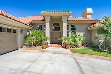 2244 Putters CIR St George, UT 84770 home for sale, MLS#25-264072 - Erika Rogers Photo 2