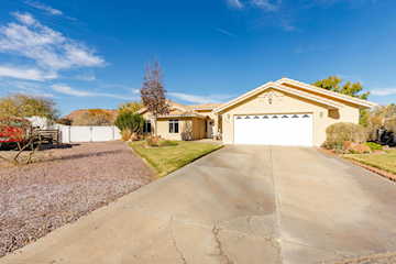 2974 S Pear CIR St George, UT 84790 home for sale, MLS#25-267351 - Erika Rogers Photo 4