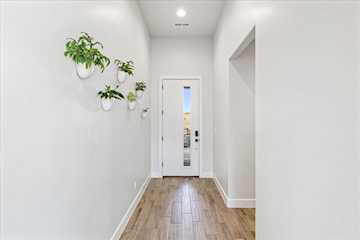 2210 N Montagna ST Washington, UT 84780 home for sale, MLS#25-267382 - Erika Rogers Photo 3