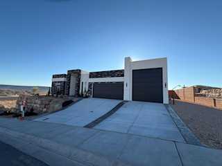 3093 W Platani Trl St George, UT 84790 home for sale, MLS#25-265197 - Erika Rogers Photo 2
