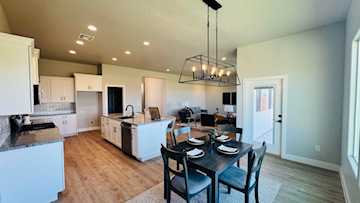 2826 E Smith Creek DR Washington, UT 84780 home for sale, MLS#25-257485 - Erika Rogers Photo 5