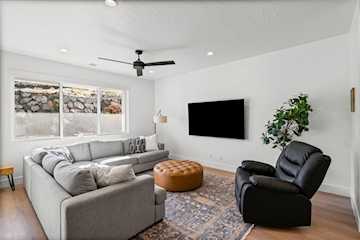 690 E Desert Cactus DR Washington, UT 84780 home for sale, MLS#25-267502 - Erika Rogers Photo 4