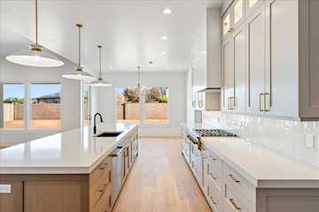 2863 S Alpine LN St George, UT 84790 home for sale, MLS#25-266003 - Erika Rogers Photo 5