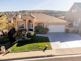 671 W Crystal Drive St George, UT 84790 home for sale, MLS#25-267505 - Erika Rogers Photo 2