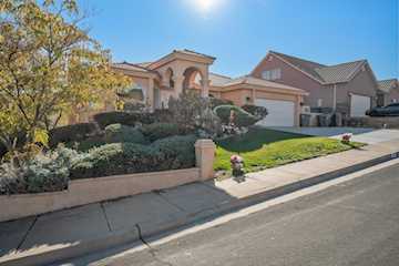 671 W Crystal Drive St George, UT 84790 home for sale, MLS#25-267505 - Erika Rogers Photo 3
