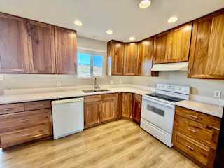 305 E Pectol ST Washington, UT 84780 home for sale, MLS#25-267496 - Erika Rogers Photo 5