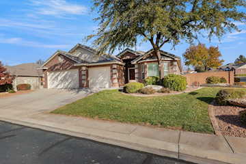 1730 W Stonebridge DR #19 St George, UT 84770 home for sale, MLS#25-267553 - Erika Rogers Photo 2