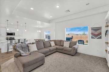 1623 E Sunshine Trl St George, UT 84790 home for sale, MLS#25-267554 - Erika Rogers Photo 2