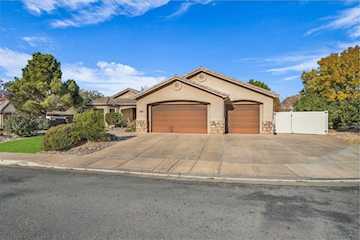 817 E Sonoran DR Washington, UT 84780 home for sale, MLS#25-267576 - Erika Rogers Photo 2