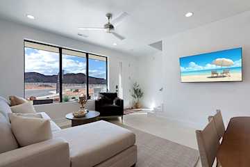 425 W Momori CIR #B2 Kanab, UT 84741 home for sale, MLS#25-267595 - Erika Rogers Photo 5