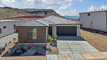 1026 E Coyote Crest DR Washington, UT 84780 home for sale, MLS#25-265687 - Erika Rogers Photo 2