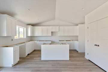 3687 N Columbine Way Way #380 Eagle Mountain, UT 84005 home for sale, MLS#25-267657 - Erika Rogers Photo 3