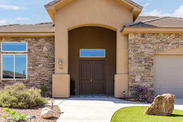 526 S Rainier DR St George, UT 84770 home for sale, MLS#25-267663 - Erika Rogers Photo 2