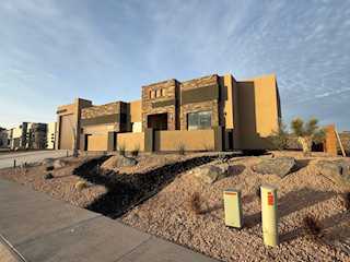 508 S Liri Trl St George, UT 84770 home for sale, MLS#25-263565 - Erika Rogers Photo 2