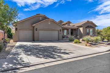 330 E Calgary St George, UT 84790 home for sale, MLS#25-264401 - Erika Rogers Photo 2