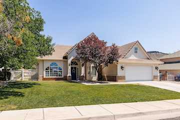 214 N 1160 W  W St George, UT 84770 home for sale, MLS#25-263096 - Erika Rogers Photo 2