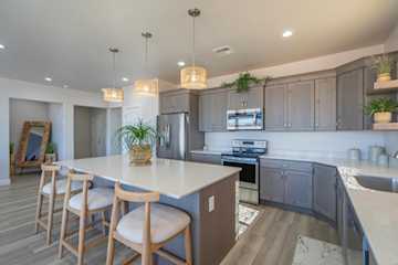 1019 W Jonathon DR Washington, UT 84780 home for sale, MLS#25-267691 - Erika Rogers Photo 3