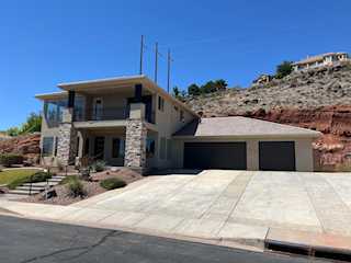 232 S Acantilado CIR St George, UT 84790 home for sale, MLS#25-263353 - Erika Rogers Photo 3