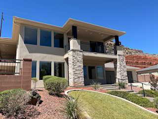 232 S Acantilado CIR St George, UT 84790 home for sale, MLS#25-263353 - Erika Rogers Photo 4