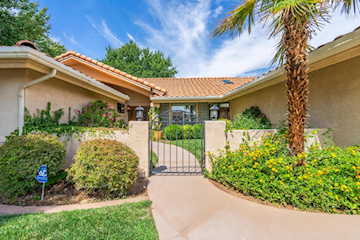 2952 S Jacob Hamblin DR St George, UT 84790 home for sale, MLS#25-264814 - Erika Rogers Photo 5