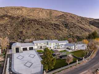 476 E Spring DR Toquerville, UT 84774 home for sale, MLS#25-267703 - Erika Rogers Photo 2