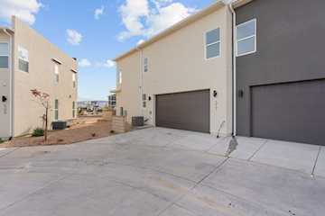 517 W Olive LN St George, UT 84790 home for sale, MLS#25-266750 - Erika Rogers Photo 4